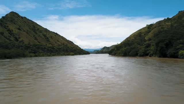 The river does not perform.
It remembers.

Along the Cauca, movement is slow —
not for spectacle,
but for perspective.

Light on water.
Wood against current.
Stories carried quietly downstream.

This is not a cruise.
It is a passage through living memory.

Rivers of Gold —
private cultural departures
by quiet arrangement.

#luxurytravel
#privatetravel
#boutiquetravel
#culturaltravel
#authentictravel